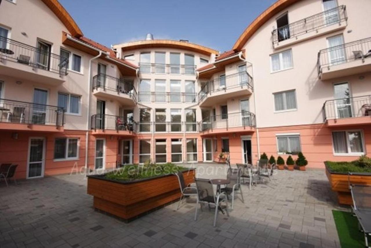 Aqua Wellness Apartments Hajduszoboszlo Exterior photo