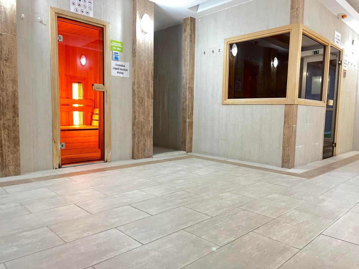 Aqua Wellness Apartments Hajduszoboszlo Exterior photo