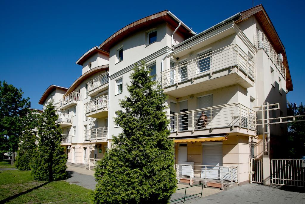 Aqua Wellness Apartments Hajduszoboszlo Exterior photo