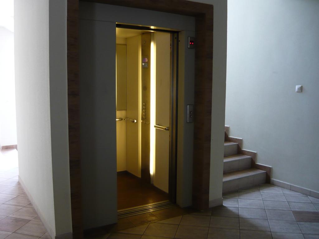 Aqua Wellness Apartments Hajduszoboszlo Room photo
