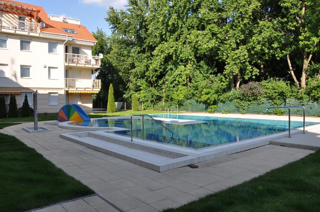 Aqua Wellness Apartments Hajduszoboszlo Room photo